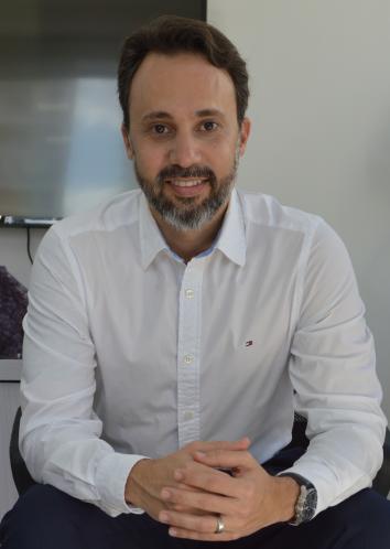 Alex Bernardes
