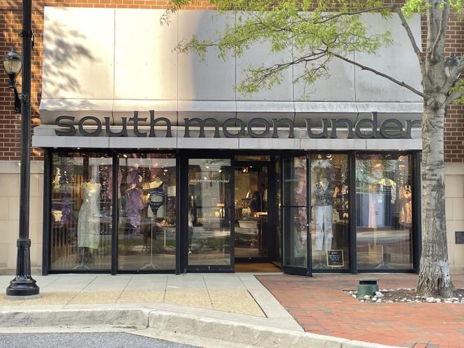 South Moon Under store facade at Annapolis Town Center