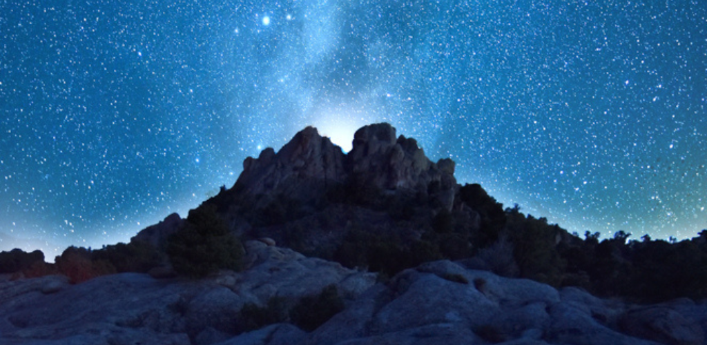 Dark skies in Three Peaks Recreation Area.