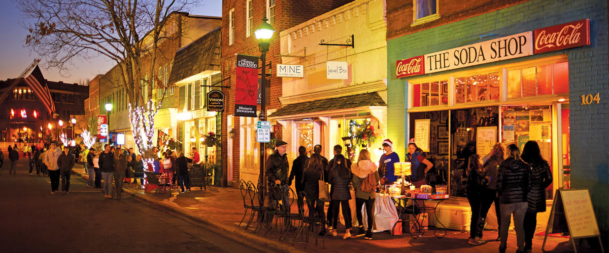 Christmas in Davidson - Street