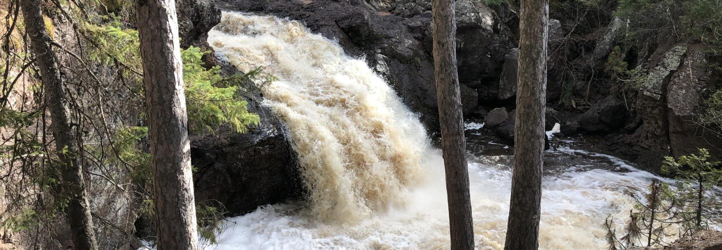 campgrounds with waterfalls near me