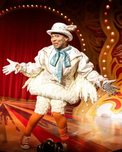 A honking good show, Mother Goose at the Mercury Theatre has fantastic feathery costumes.