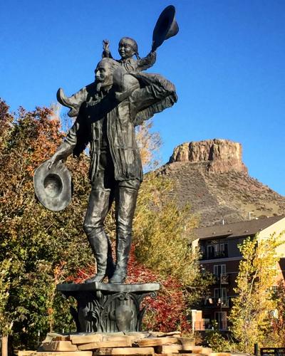 Buffalo Bill Statue, Fall