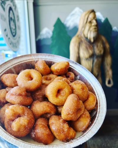 Plate of donuts at Bigfoots Little Donuts
