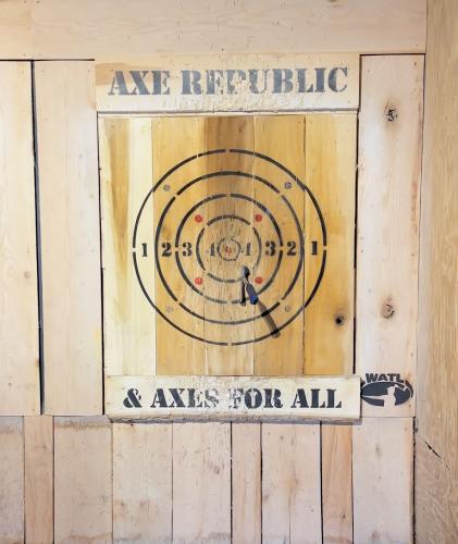 Axe throwing at Axe Republic