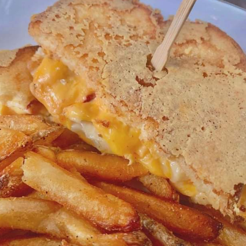 Thyme Mac n Cheese Grilled Cheese