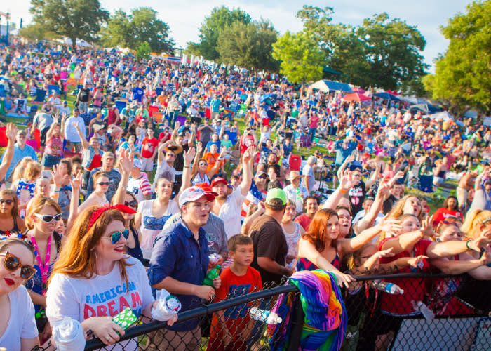 Baytown - July 4th Crowd
