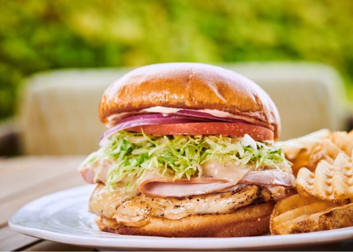 Pool Bar & Grill, Grilled Chicken Sandwich