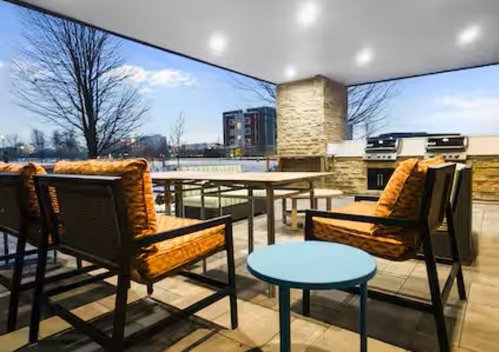 2 amenities patio