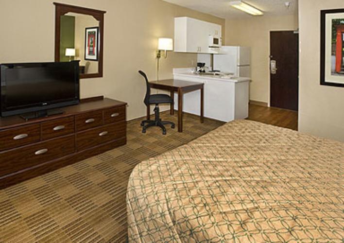 ExStay-ELM-PRIMARY-FOR-WEB.jpg