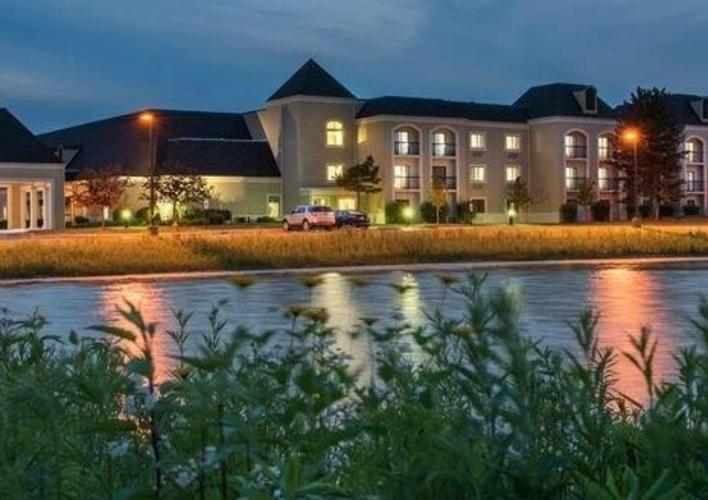 DoubleTree by Hilton Chicago Wood Dale - Elk Grove