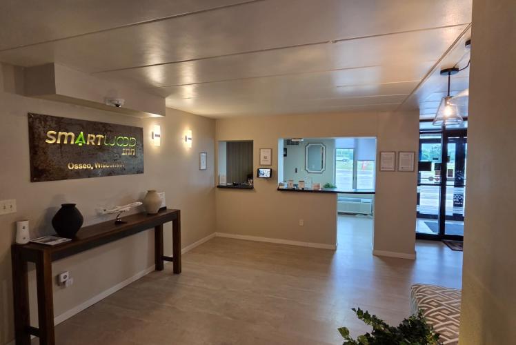 Smartwood Inn Lobby