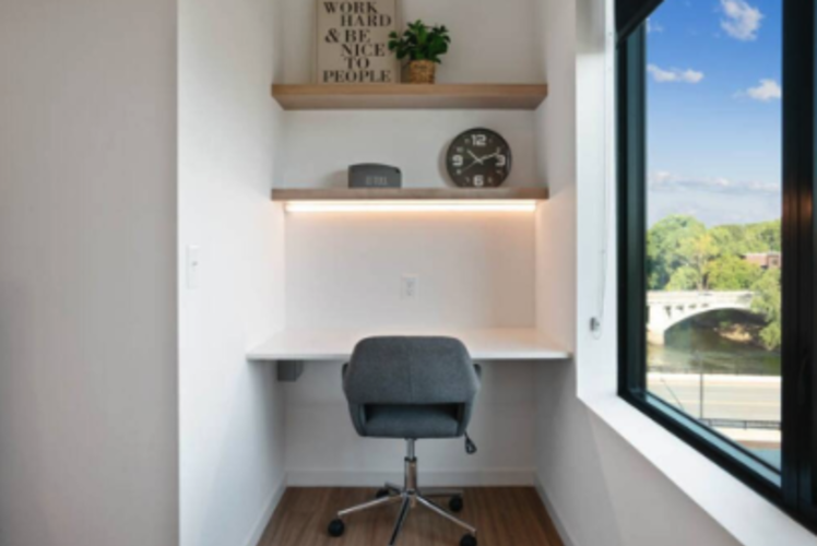 Andante Spacious Studio