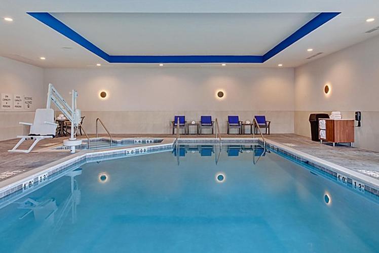 Holiday Inn Express Eau Claire West Pool
