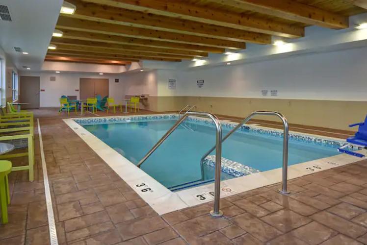 Home2 Suites Pool