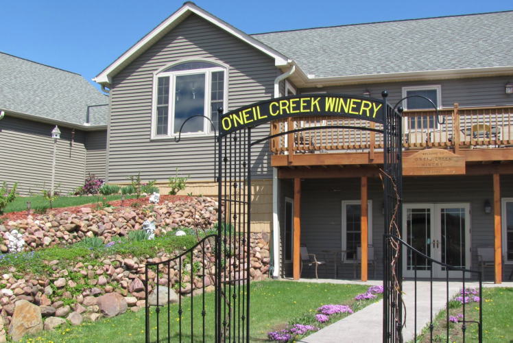 O'Neil Creek Winery Entrance