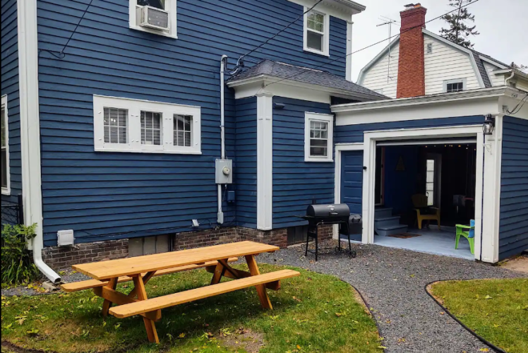 The Hobnobber Home