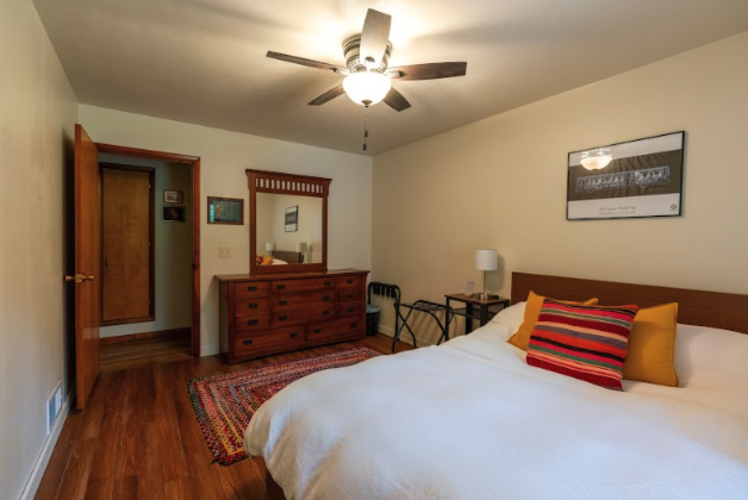 The Creekside Cottage