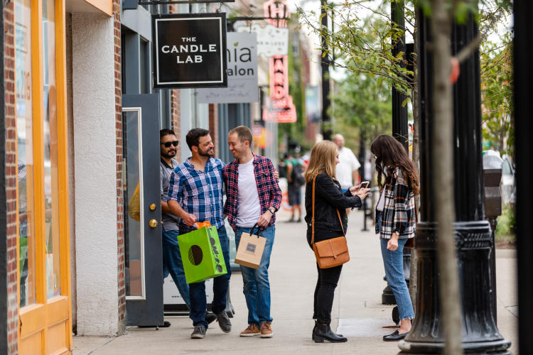 Groups of friends shopping in the Short North Arts District.