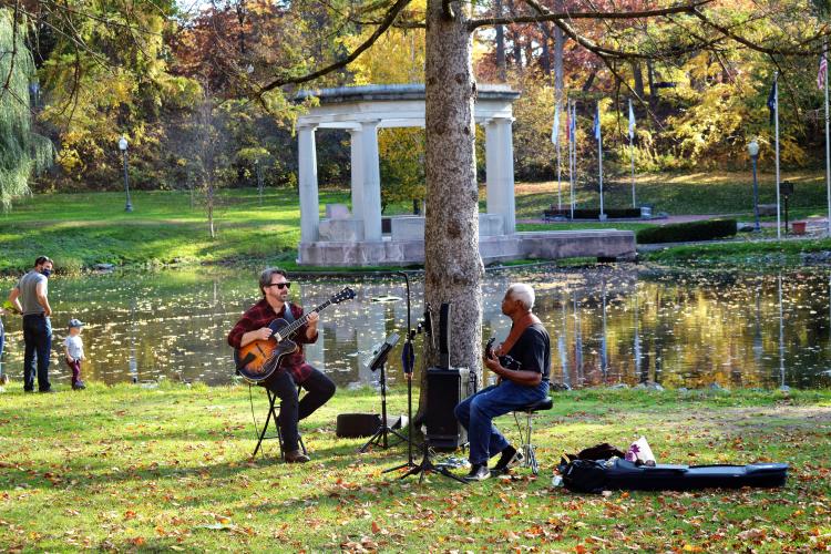 Singers in Congress Park