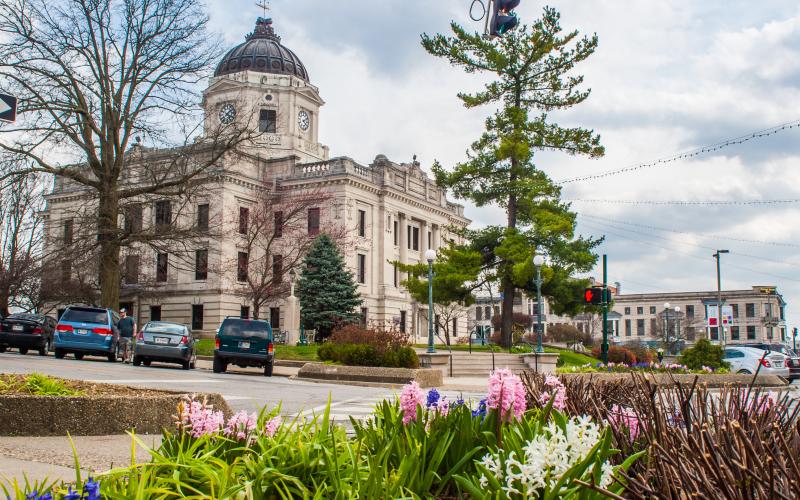 Monroe Country Courthouse (Spring)