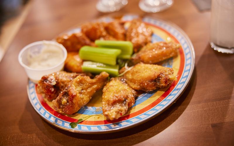 plate of chicken wings