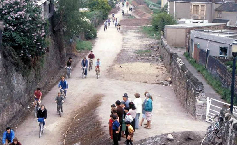 Cyclists on the Bristol & Bath Railway Path on its opening day in 1985 - credit Sustrans