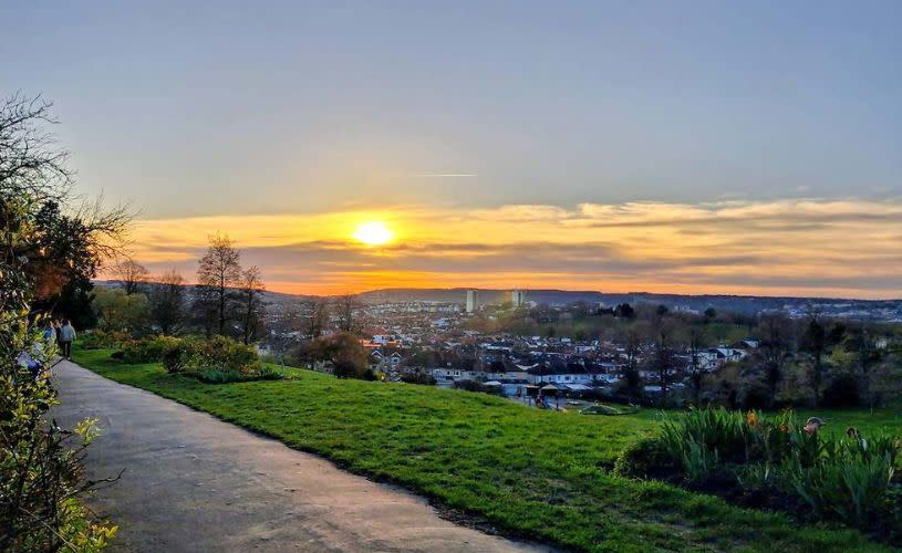Perretts Park at Sunset - credit Railwalks