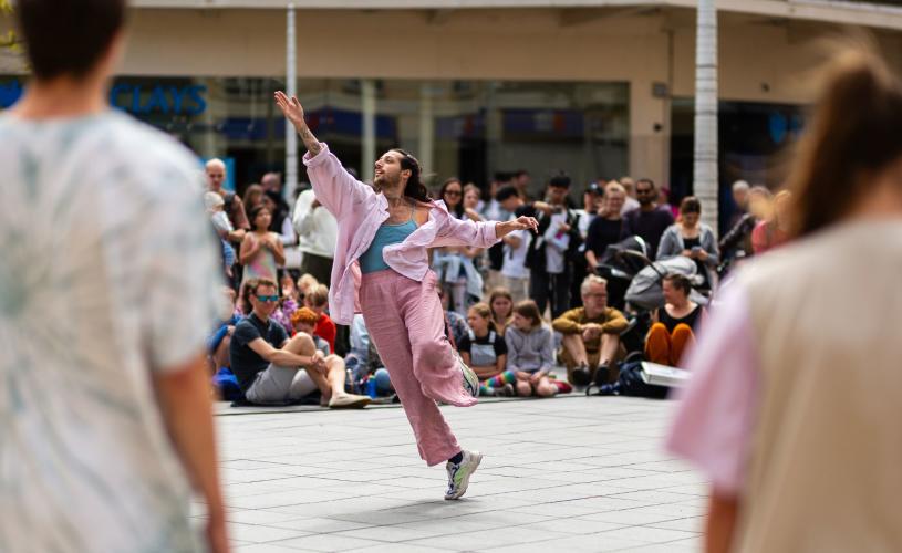 Performer at Circus City in Bristol - credit Lisa Whiting Photography