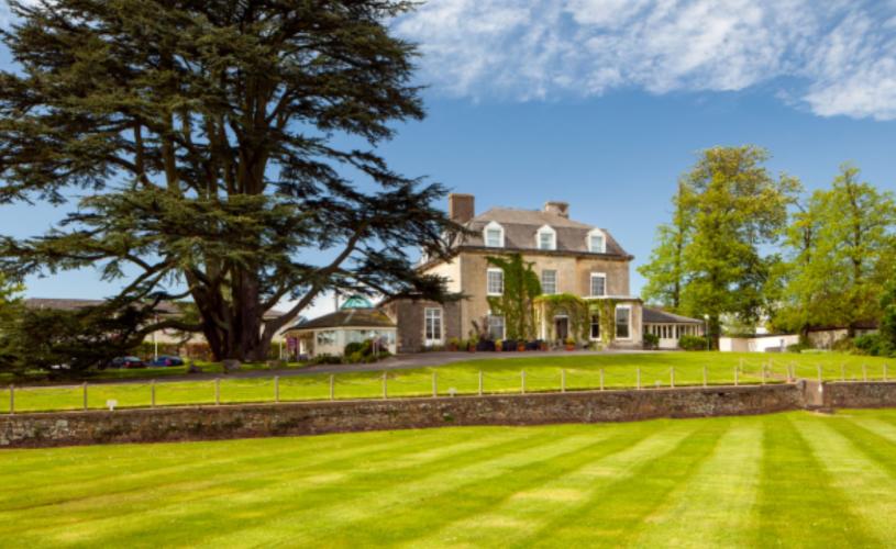 House and grounds at Mercure Bristol North The Grange Hotel