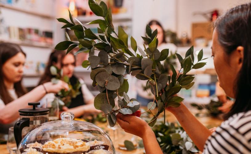 Wreathmaking class - credit Yuup