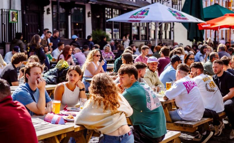 Old City Sounds 2024 on King Street in Bristol - Credit Julian Preece / Bristol City Centre BID