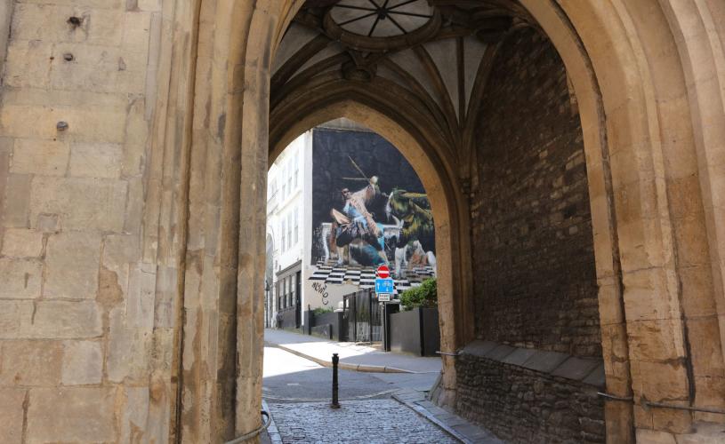St John on the wall and street art - credit Blackbeard to Banksy walking tour / AFT Bristol