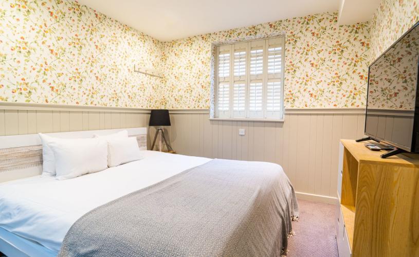 Double bedroom at Brooks Guesthouse Bristol - credit Brooks Guesthouse