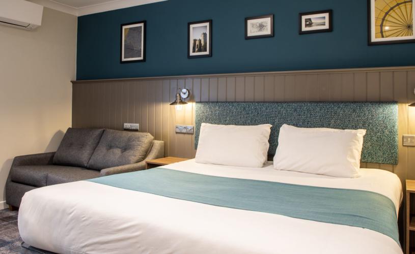 Family bedroom with sofa bed at Almondsbury Inn