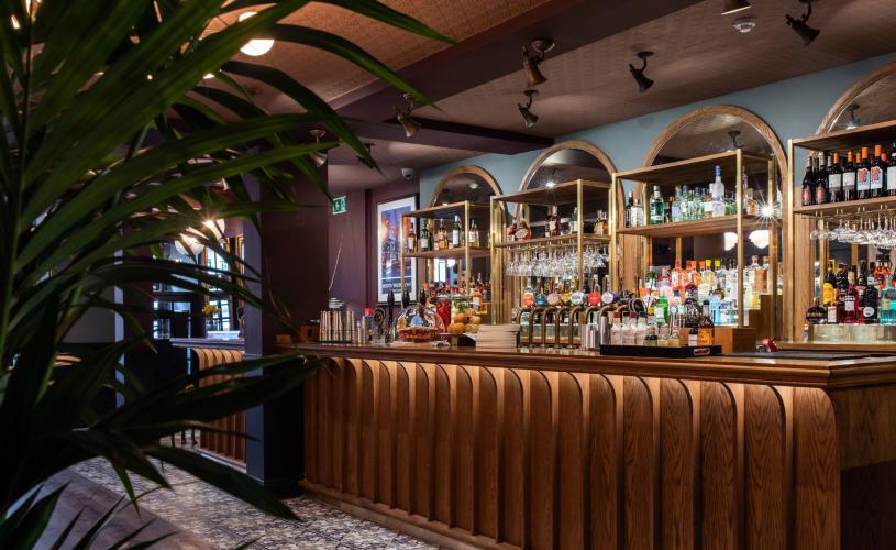 Bar at Hort's Townhouse in Bristol - credit Youngs