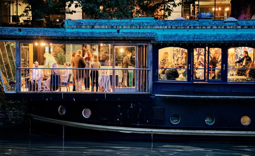 Glassboat at night - credit 6 O'Clock Gin