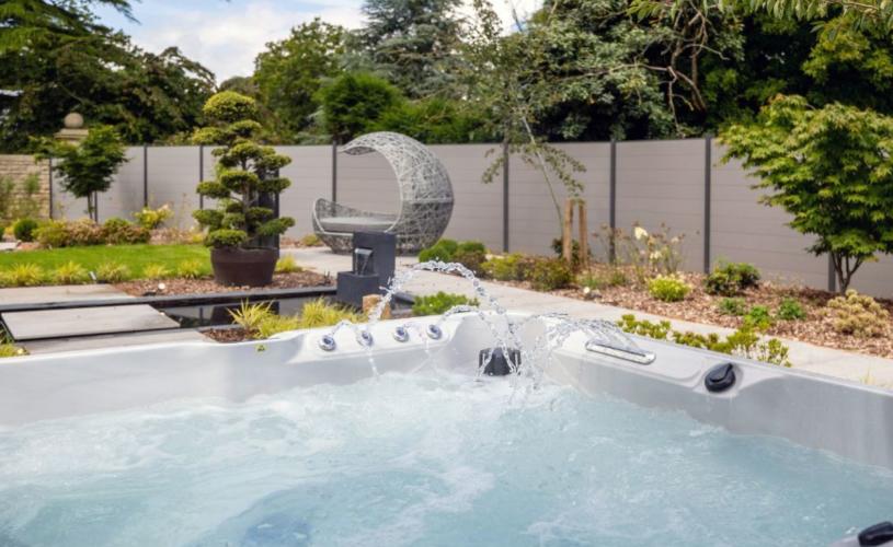 Outdoor hot tub in garden at Foxhills Spa - credit Old Down Estate