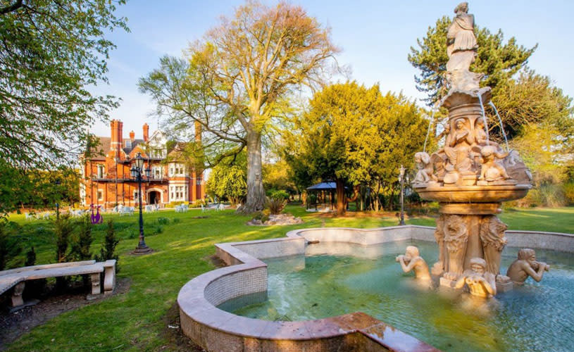 Fountain in garden at Berwick Lodge - credit Berwick Lodge