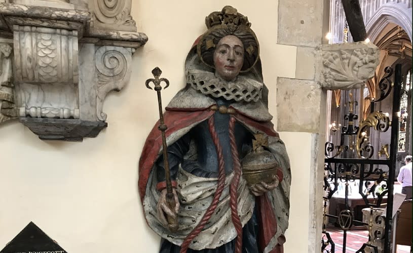 Queen Elizabeth I statue at St Mary Redcliffe Church, credit Vivienne Kennedy