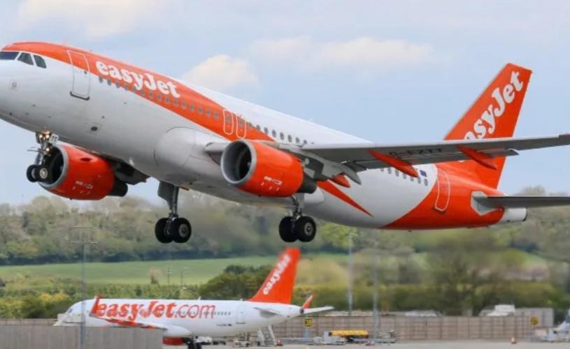 Easy Jet Airbus A320 departing Bristol Airport