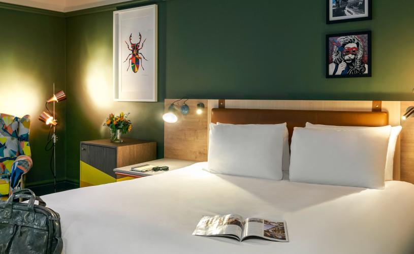 Mercure Bristol Grand bedroom - Credit Jose Coello