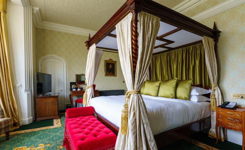 Thornbury Castle - The Queen Mary Bedchamber