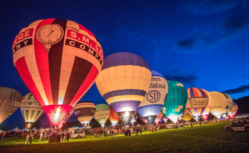 Night Glow at Bristol International Balloon Fiesta 2017 - Credit Plaster