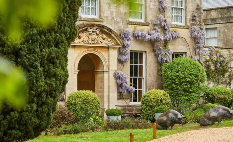 Hotel entrance with gardens