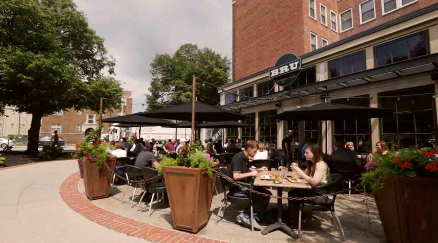 Bru burger patio