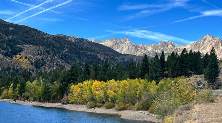 10.16.24 Twin Lakes, Bridgeport by Amanda Carlson with Mono County Tourism