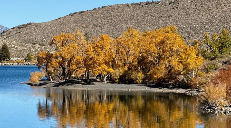 10.21.25 Convict Lake - Amanda Carlson, Mono County Tourism