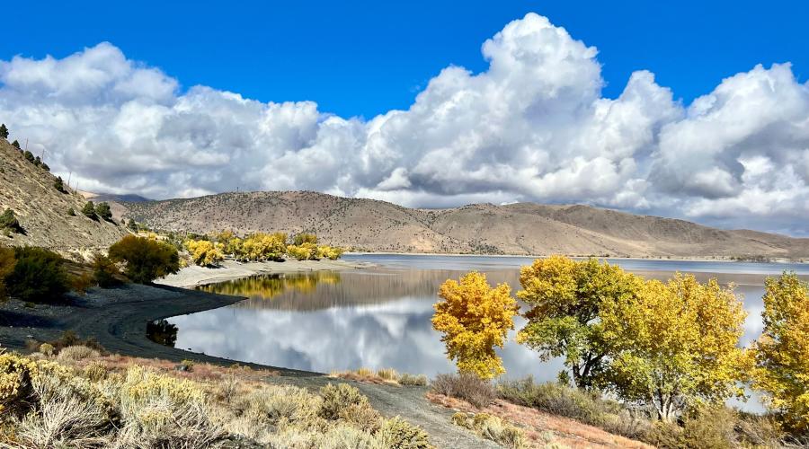 10.29.24 Topaz Lake by Amanda Carlson with Mono County Tourism