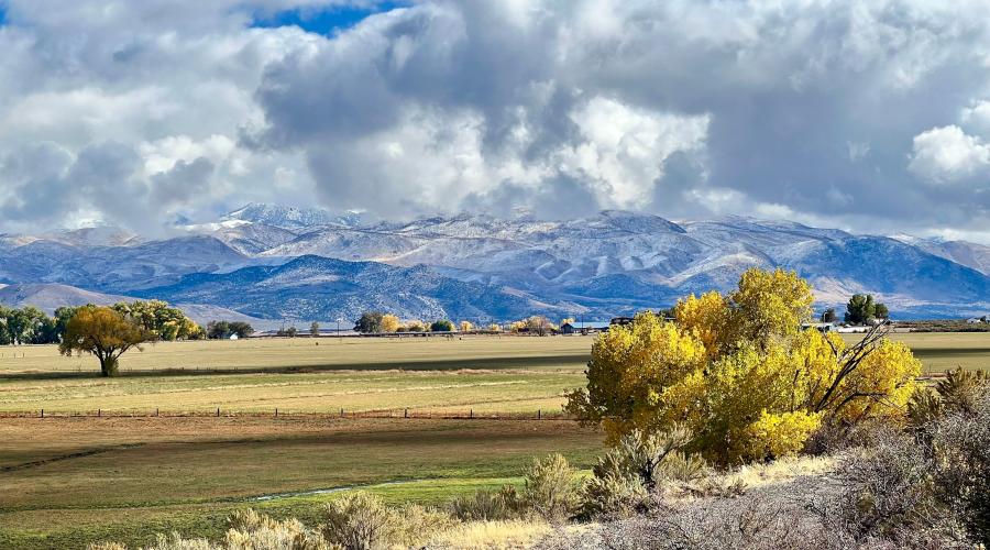 10.29.24 Topaz Lake by Amanda Carlson with Mono County Tourism
